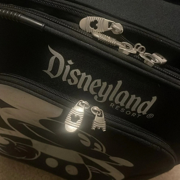 Disney Rolling Luggage - Mickey Mouse Black & White - 20" - Picture 7 of 10